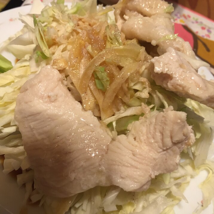 シャキシャキキャベツと鶏胸肉の中華風サラダ